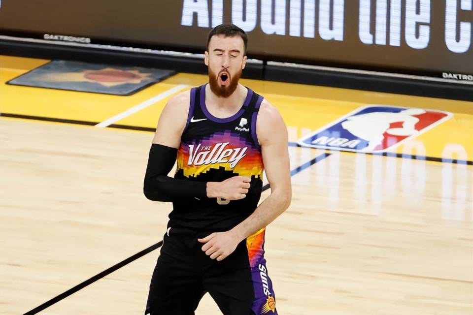 场上, 贝尔格莱德, 抢断 场上, 贝尔格莱德, 抢断