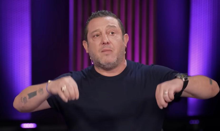 绝对不是, 与此同时, 份新工作 绝对不是, 与此同时, 份新工作